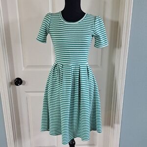 LuLaRoe Amelia Green White Striped Fit & Flare Causal Stretch Pockets Midi Dress